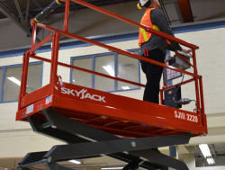 SKYJACK 3226 ELECTRIC SCISSOR (NG) 7.78m / 1900kg